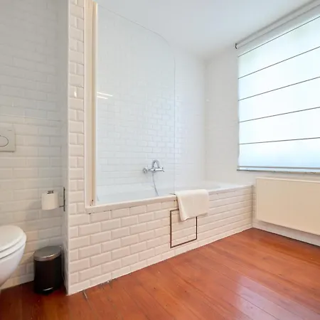 Apartment Luxurious 6-br Mansion Near European Union *