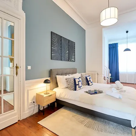 Luxurious 6-br Mansion Near European Union Apartment
