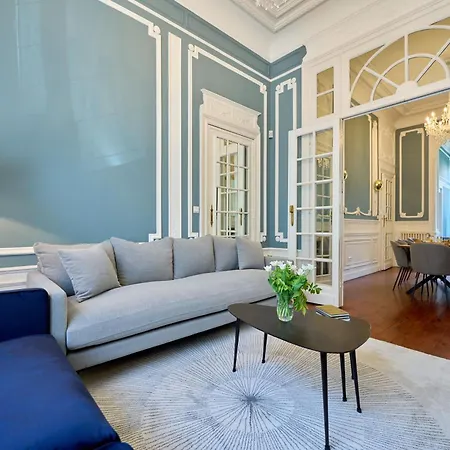 Luxurious 6-br Mansion Near European Union *